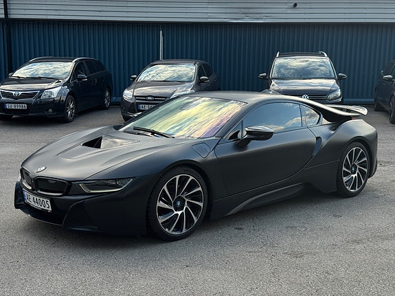BMW i8 2 of 30