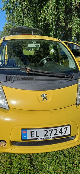 Peugeot iOn 3 of 5