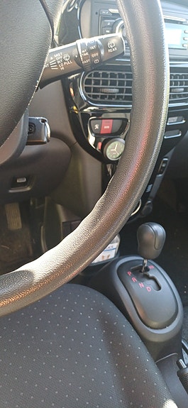 Peugeot iOn 4 of 5
