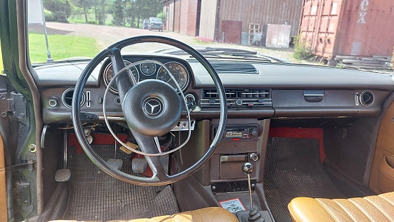 Mercedes-Benz 220 D 14 of 15