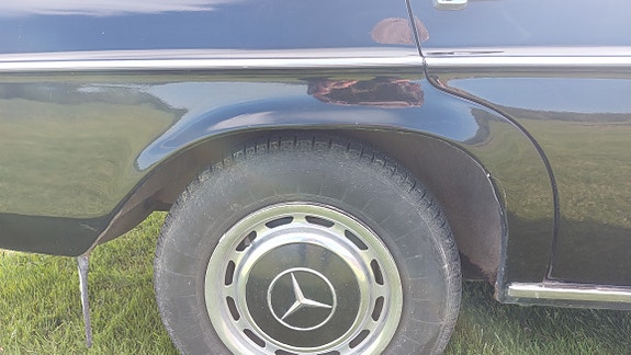 Mercedes-Benz 220 D 12 of 15