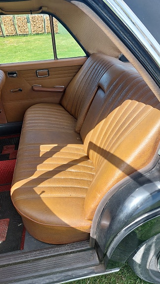 Mercedes-Benz 220 D 13 of 15