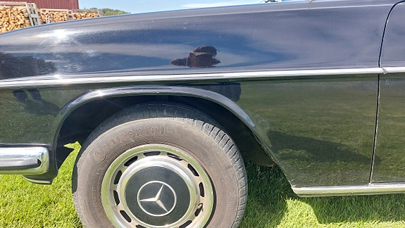 Mercedes-Benz 220 D 8 of 15