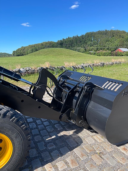 JCB 407 T4. 11 of 30