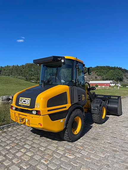 JCB 407 T4. 15 of 30