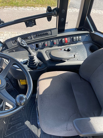JCB 407 T4. 26 of 30