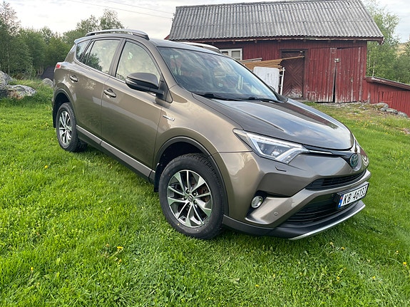 Toyota RAV4 3 of 5