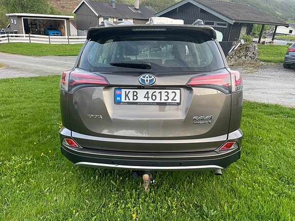 Toyota RAV4 5 of 5