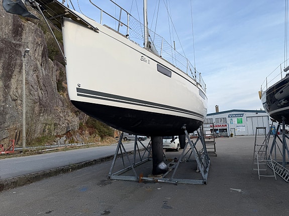 Bavaria Vision 42 . Romslig 2-lugars cruiser 2 of 5