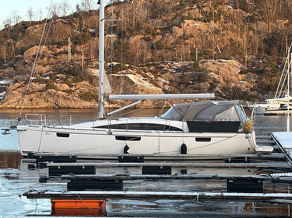 Bavaria Vision 42 . Romslig 2-lugars cruiser 4 of 5