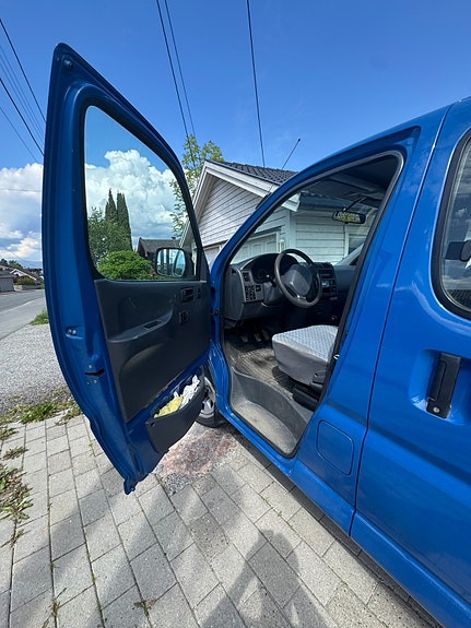 Toyota HiAce 13 of 22