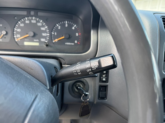 Toyota HiAce 17 of 22