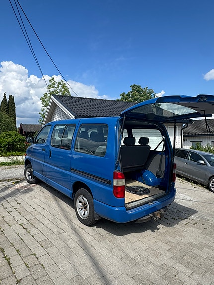 Toyota HiAce 5 of 22