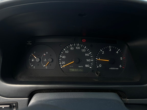 Toyota HiAce 18 of 22