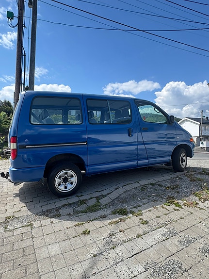 Toyota HiAce 9 of 22
