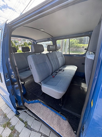 Toyota HiAce 10 of 22