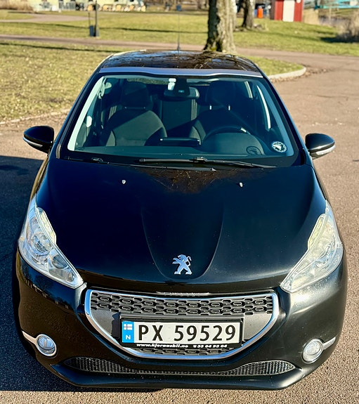 Peugeot 208 2 of 21