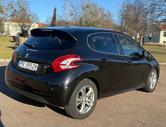 Peugeot 208 4 of 21