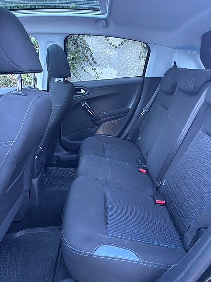 Peugeot 208 18 of 21