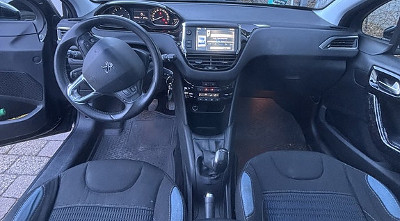 Peugeot 208 10 of 21