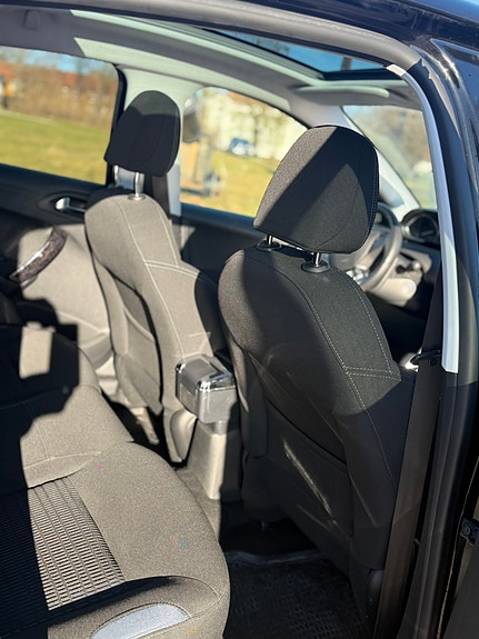 Peugeot 208 17 of 21
