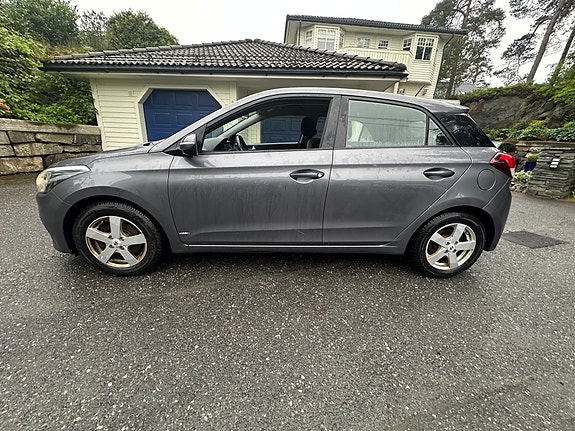 Hyundai i20 4 of 29