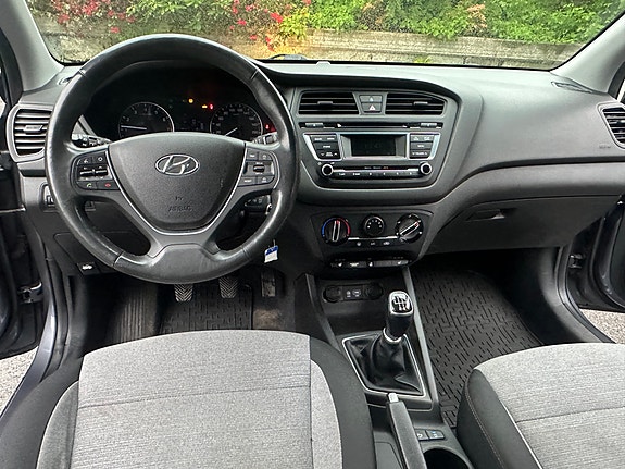 Hyundai i20 13 of 29