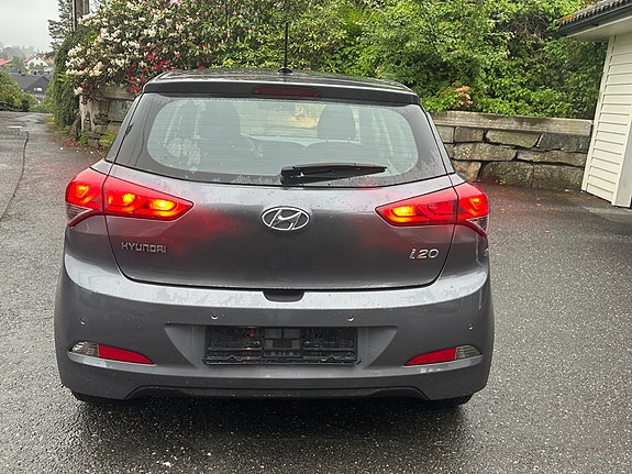 Hyundai i20 6 of 29