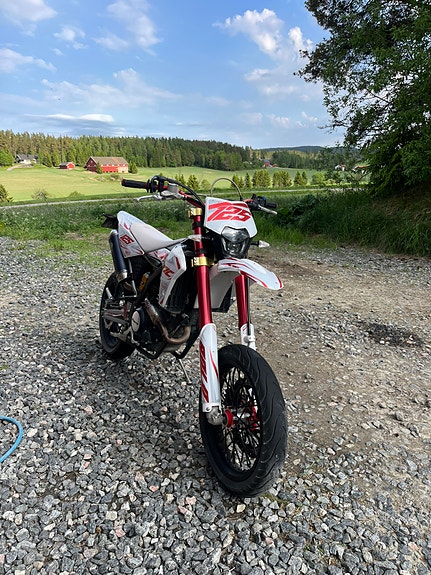 Fantic XMF 125 2 of 15