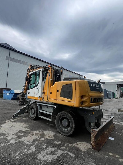 Liebherr LH 22 M 2 of 5