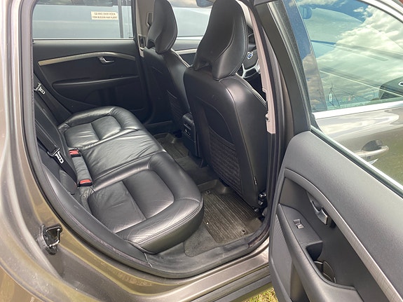 Volvo XC70 12 of 14