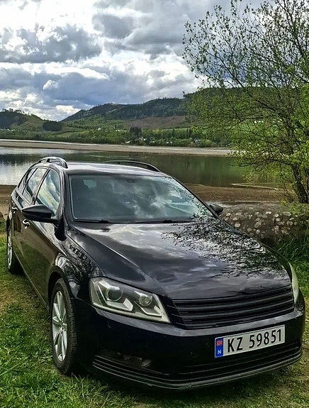 Volkswagen Passat 2 of 5