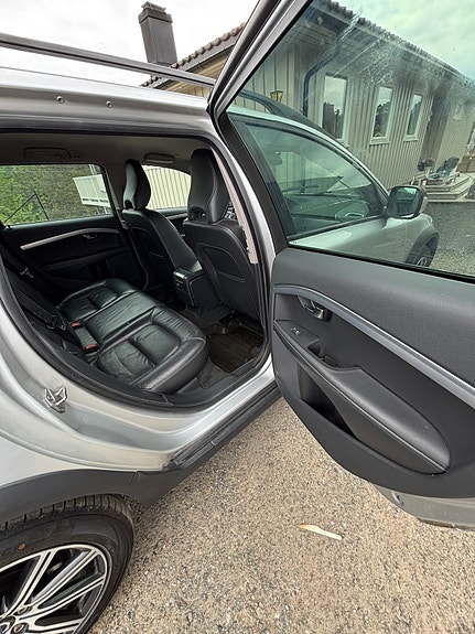 Volvo XC70 15 of 21