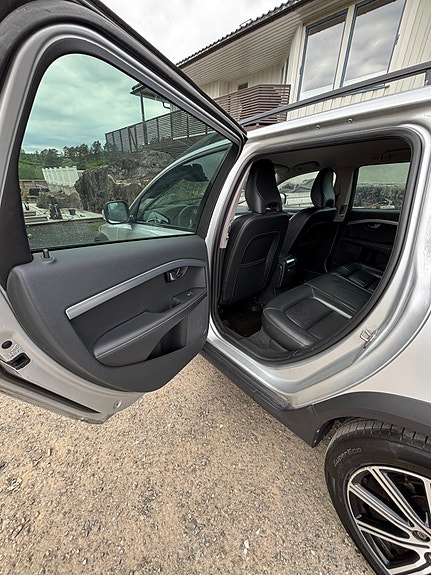 Volvo XC70 12 of 21