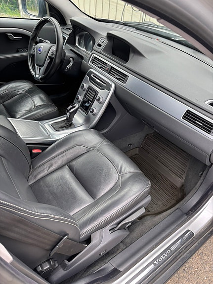 Volvo XC70 18 of 21