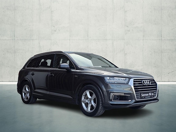 Audi Q7 3 of 5