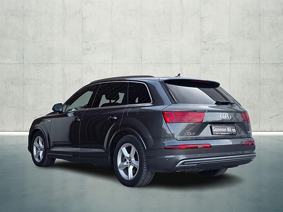 Audi Q7 7 of 30