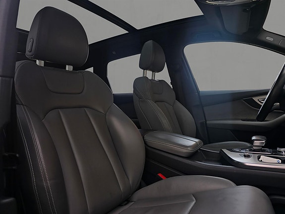 Audi Q7 27 of 30