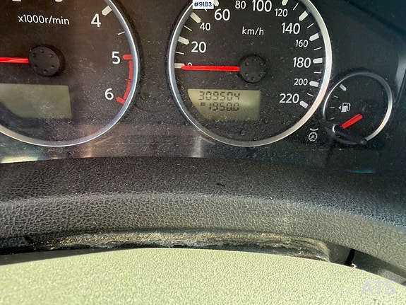 Nissan Pathfinder 13 of 27
