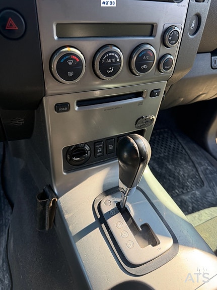 Nissan Pathfinder 15 of 27