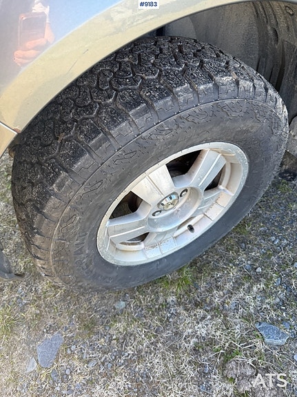 Nissan Pathfinder 24 of 27