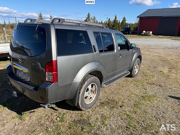 Nissan Pathfinder 6 of 27