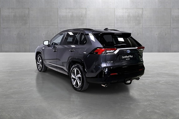 Toyota RAV4 Plug-in Hybrid 3 of 5