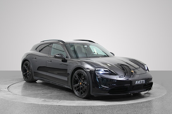 Porsche Taycan Cross Turismo 2 of 5