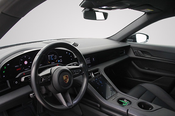 Porsche Taycan Cross Turismo 15 of 19