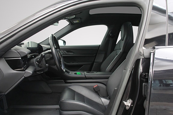 Porsche Taycan Cross Turismo 13 of 19