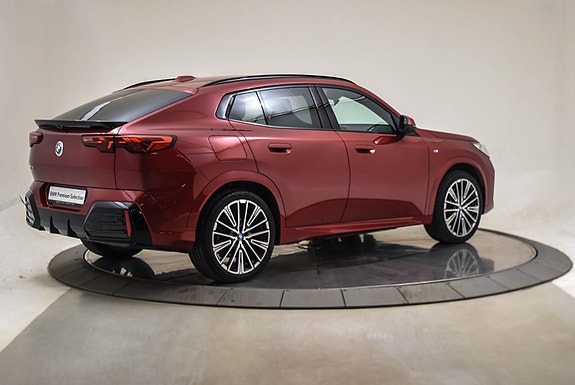 BMW iX2 4 of 5