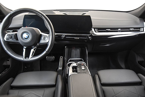 BMW iX2 6 of 19