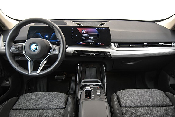 BMW iX1 5 of 5