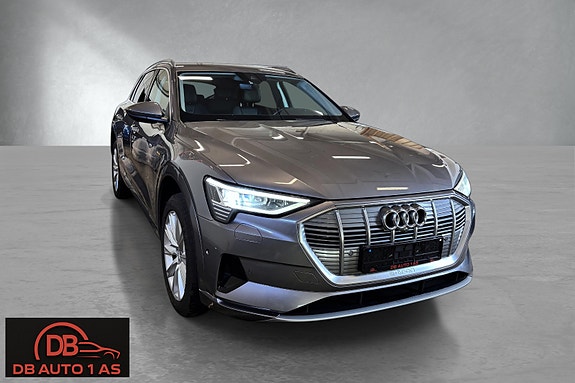 Audi e-tron 3 of 5